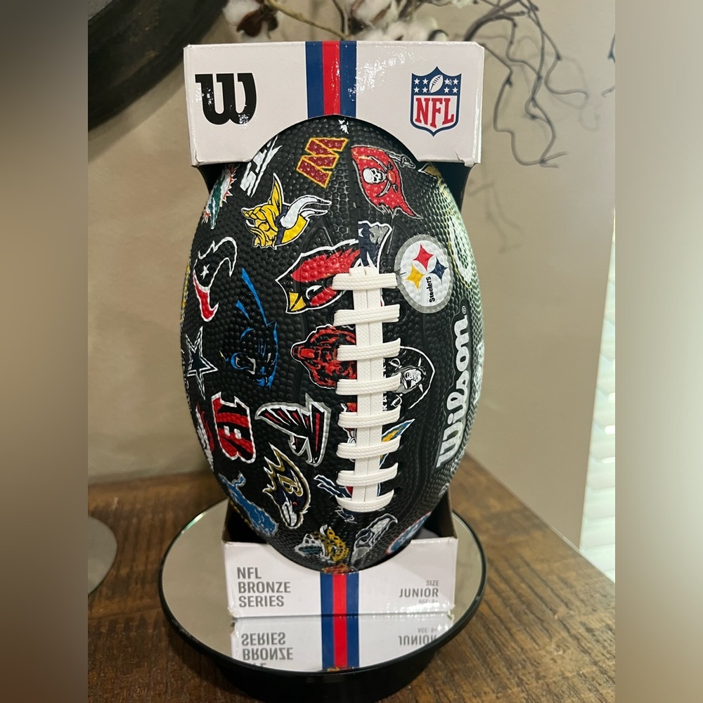 Wilson NFL Team Logos Junior Football, new!